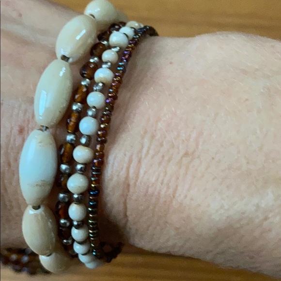 Bracelets - Picture 2 of 4